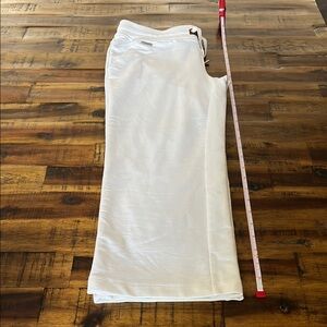 Elegant White Women's Capris